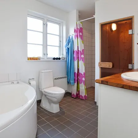 Two-bedroom Holiday In 別荘 Nysted