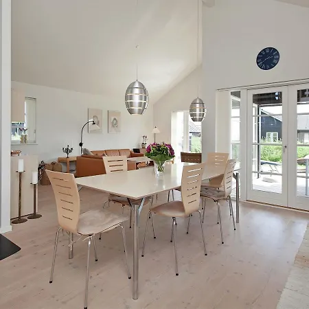 Two-bedroom Holiday In 別荘 Nysted