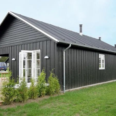 Two-bedroom Holiday In *